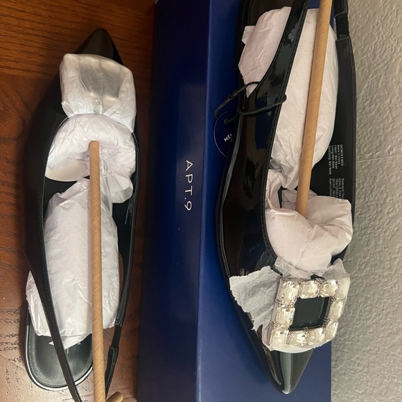 Apt.9 women’s sling back rhinestone Buckle Flat sandals - Picture 4 of 6